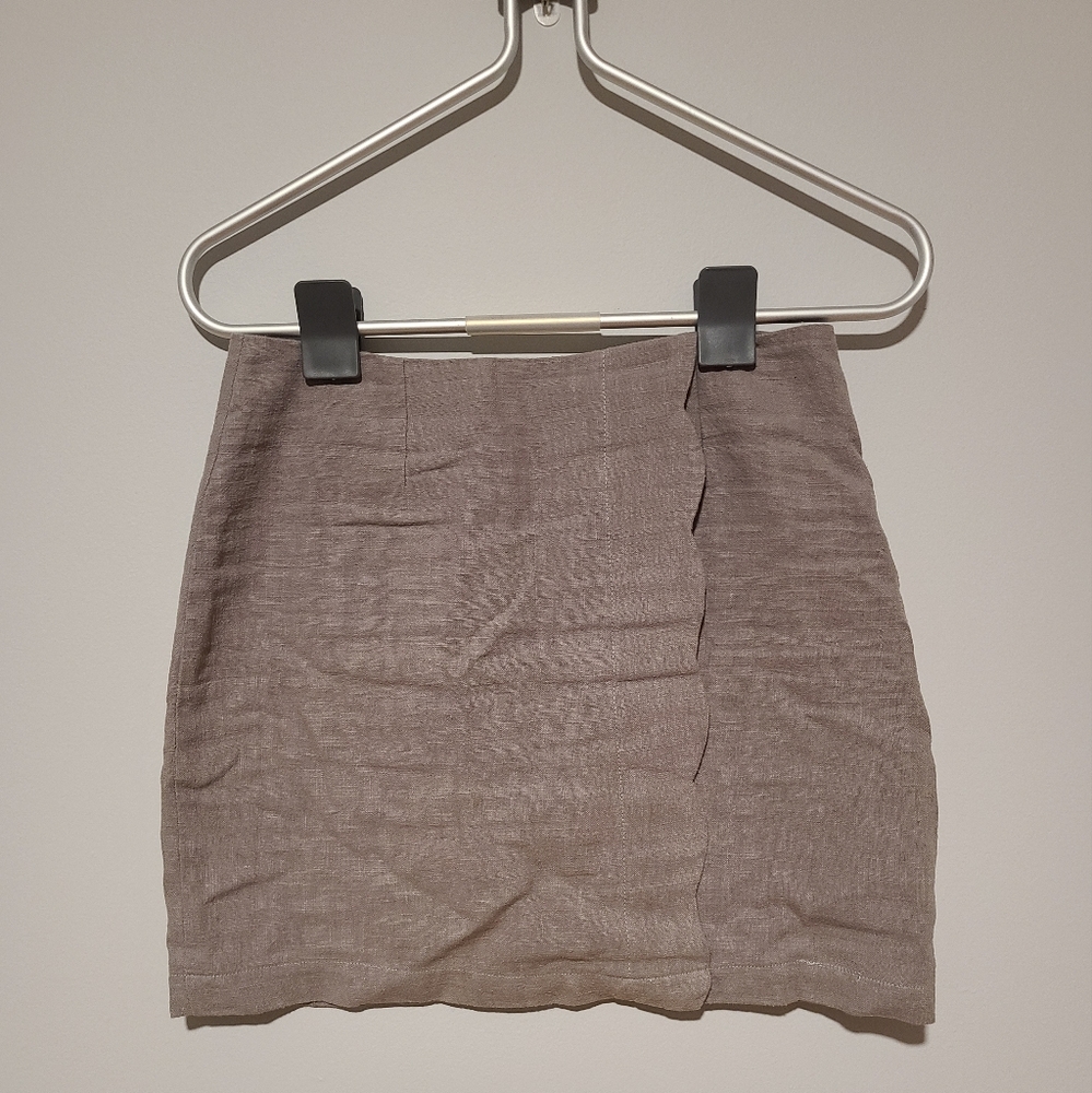Le Lis Linen Short Skirt